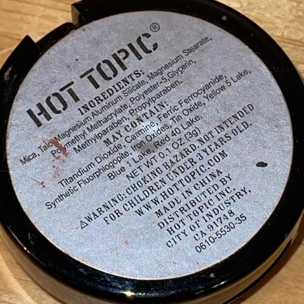 Hot Topic Eyeshadow - Picture 2 of 2